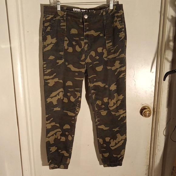 VIP Pants - Woman's very stretchy camouflage pants. 15/16 Good condition.